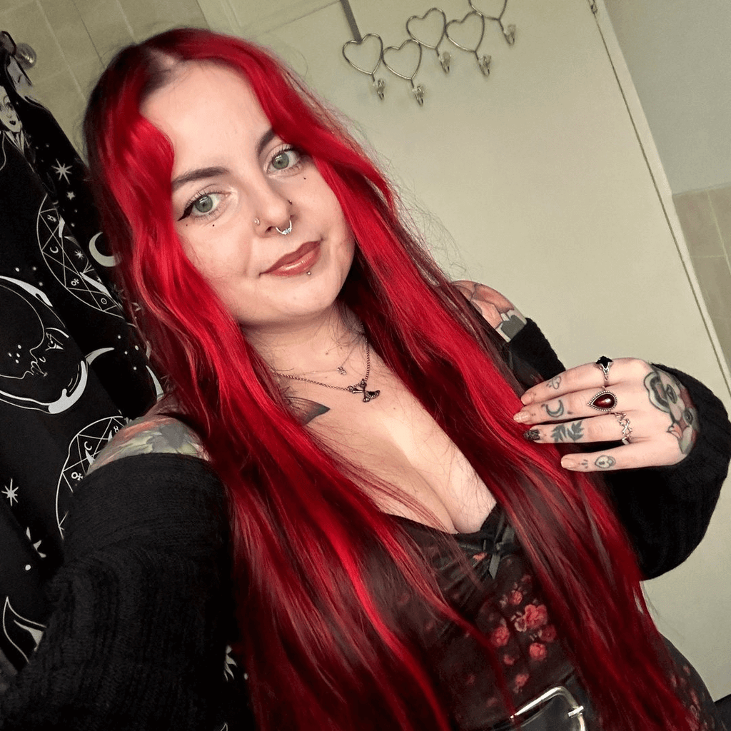 Pro Artist of the month - Holly Marie