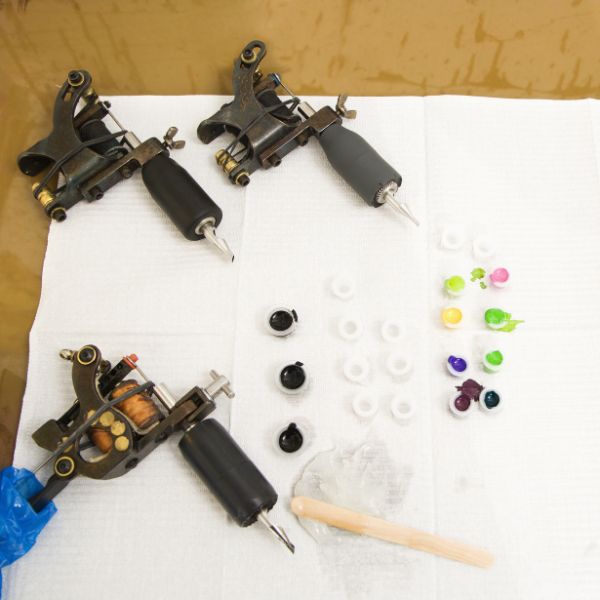 Must-have supplies in every tattoo starter kit for new artists ...