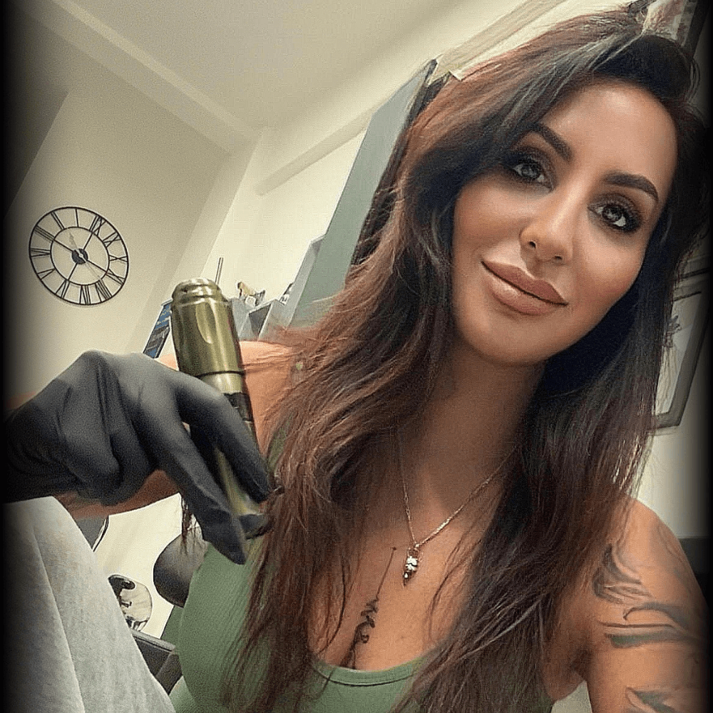 Pro Artist of the month - Rakhee Shah